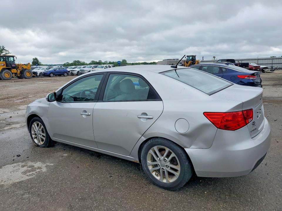 2011 Kia Forte მანქანა იყიდება აუქციონზე, vin: KNAFU4A21B5414154, აუქციონის ნომერი: 56133626