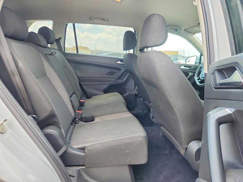 56737936 :رقم المزاد ، 3VV1B7AXXJM068423 vin ، 2018 Volkswagen Tiguan مزاد بيع