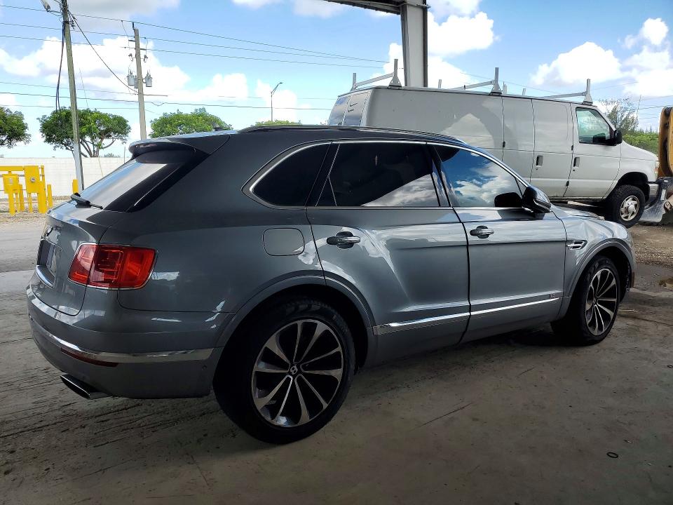 Продажа на аукционе авто 2018 Bentley Bentayga, vin: SJAAC2ZV6JC017814, номер лота: 59143166