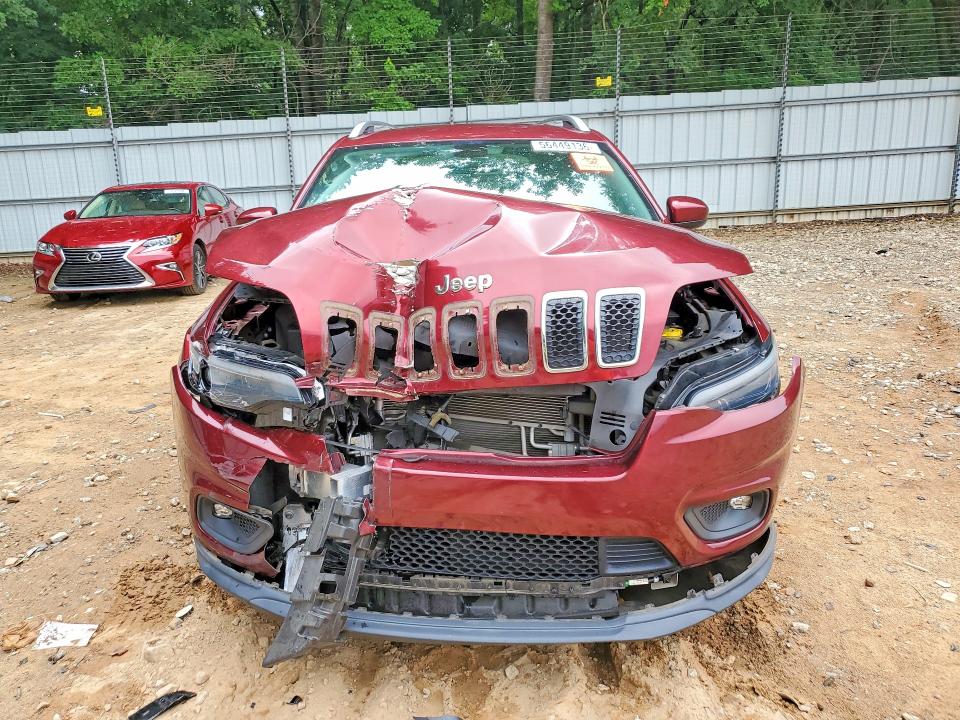 56449136 :رقم المزاد ، 1C4PJLCB0KD286146 vin ، 2019 Jeep Cherokee مزاد بيع