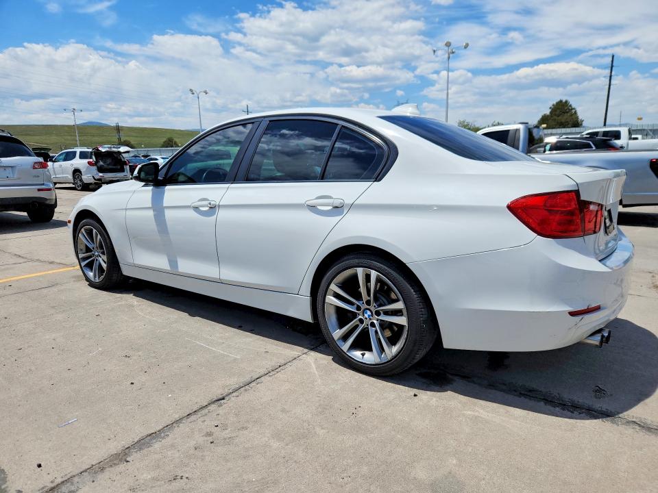 2015 Bmw 328 მანქანა იყიდება აუქციონზე, vin: WBA3B3G57FNT17695, აუქციონის ნომერი: 56367346
