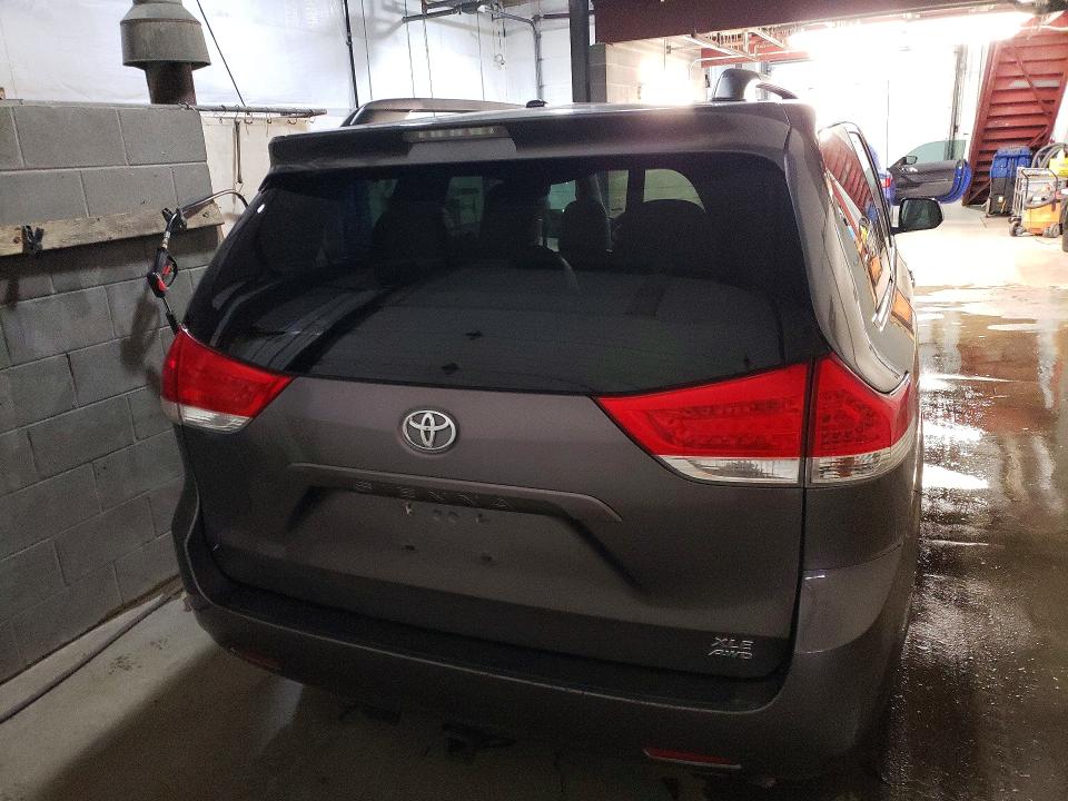 2014 Toyota Sienna მანქანა იყიდება აუქციონზე, vin: 5TDDK3DC6ES092270, აუქციონის ნომერი: 56684576