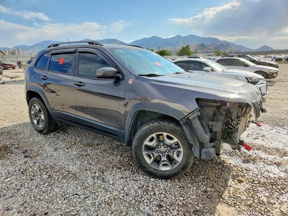 57749146 :رقم المزاد ، 1C4PJMBX3KD106757 vin ، 2019 Jeep Cherokee مزاد بيع
