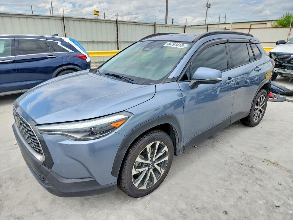 2023 Toyota Corolla Cross მანქანა იყიდება აუქციონზე, vin: 7MUDAABG8PV070874, აუქციონის ნომერი: 56791516