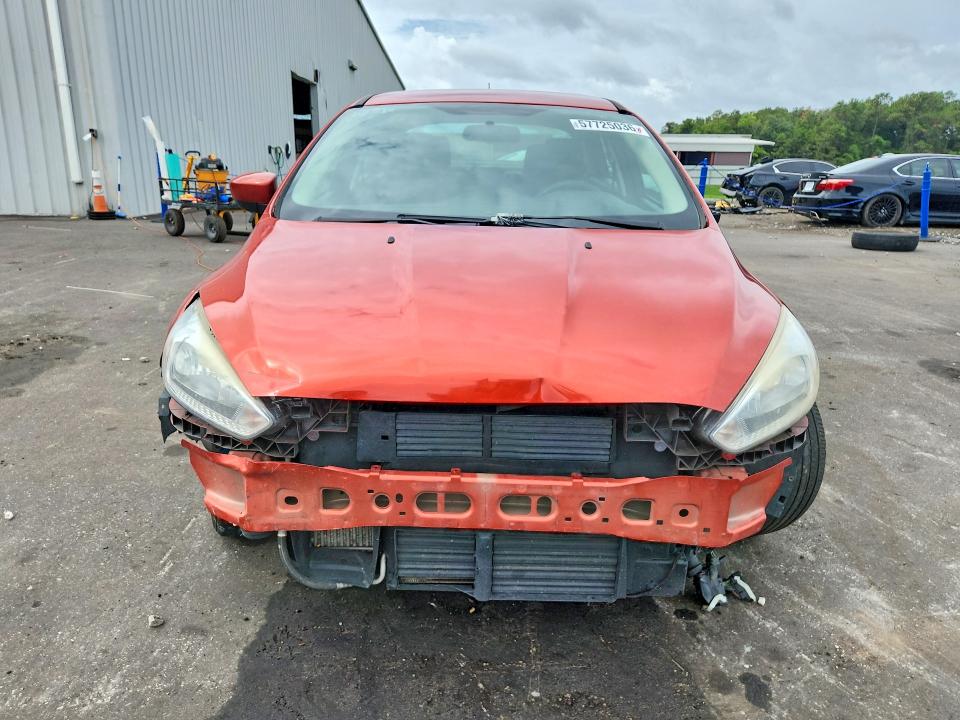 57725036 :رقم المزاد ، 1FADP3FEXJL281800 vin ، 2018 Ford Focus مزاد بيع
