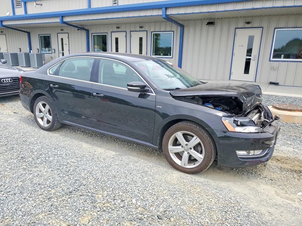 58787476 :رقم المزاد ، 1VWAT7A33FC119050 vin ، 2015 Volkswagen Passat مزاد بيع