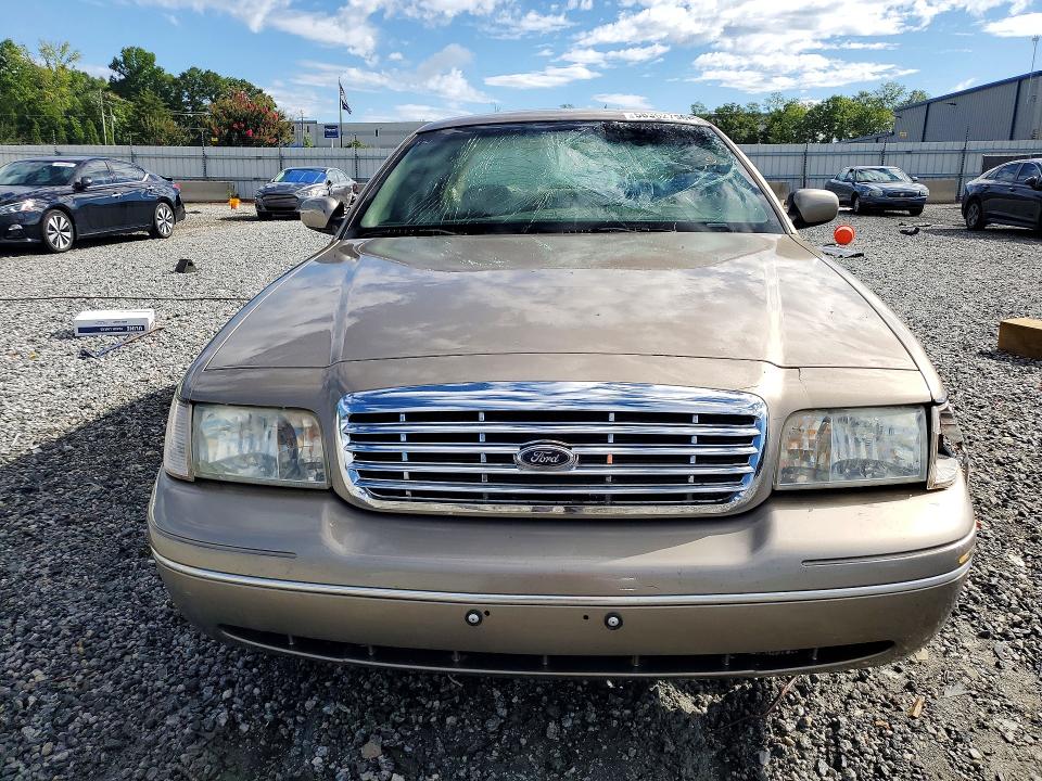 Продаж на аукціоні авто 2002 Ford Crown Victoria, vin: 2FAFP73W02X101208, номер лоту: 58352796