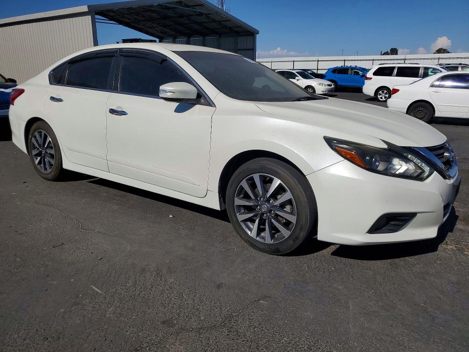55373266 :رقم المزاد ، 1N4AL3AP2HC143038 vin ، 2017 Nissan Altima مزاد بيع