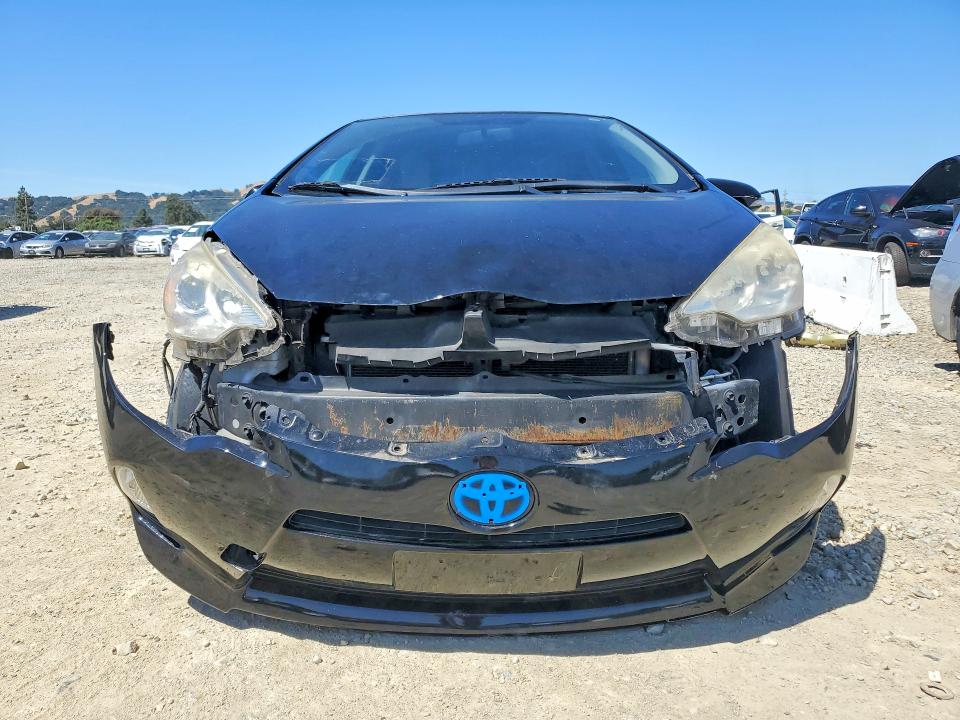 55771876 :رقم المزاد ، JTDKDTB33D1548323 vin ، 2013 Toyota Prius C مزاد بيع