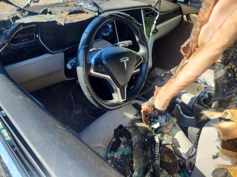 57669636 :رقم المزاد ، 5YJSA1E27GF139432 vin ، 2016 Tesla Model S مزاد بيع