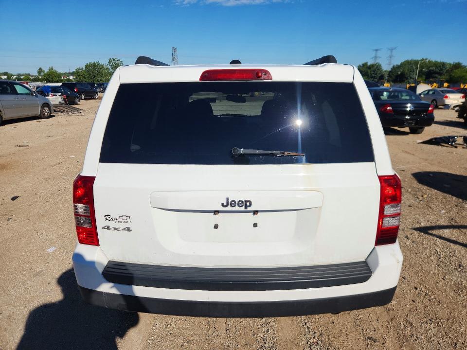 57748216 :رقم المزاد ، 1J4NF1GB2BD108918 vin ، 2011 Jeep Patriot مزاد بيع