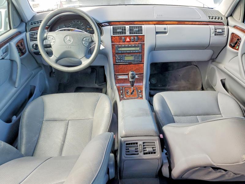 2001 Mercedes-benz E მანქანა იყიდება აუქციონზე, vin: WDBJF65J71B172327, აუქციონის ნომერი: 55476436