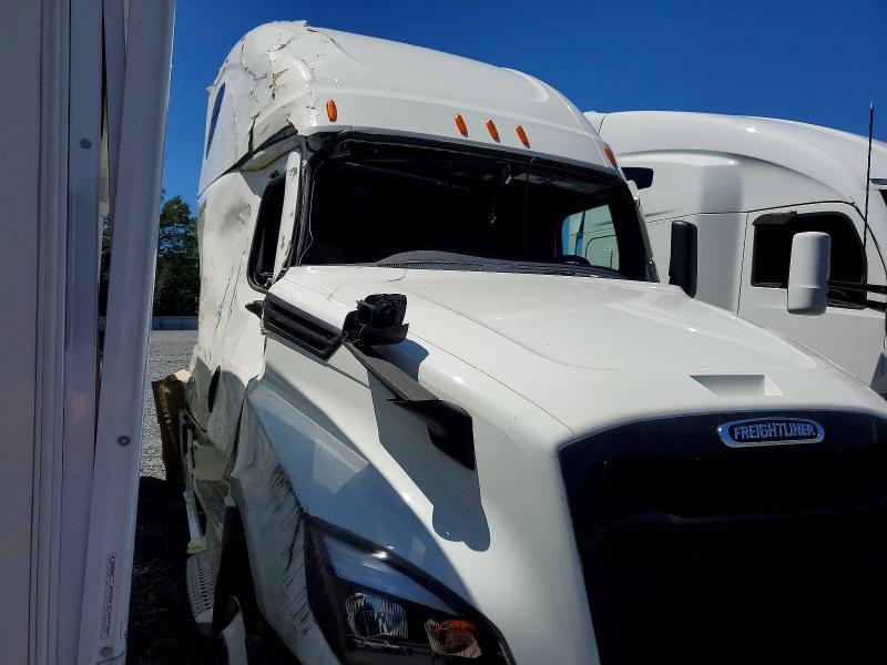 56677726 :رقم المزاد ، 3AKJHHDR8NSNT9120 vin ، 2022 Freightliner Cascadia 126 مزاد بيع