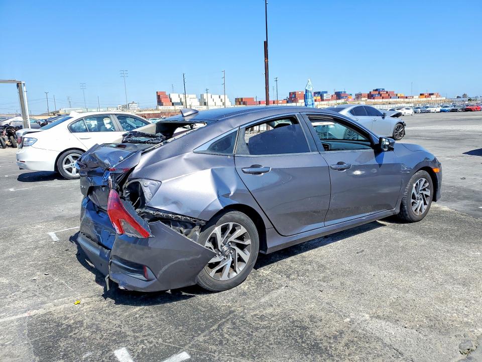 Продаж на аукціоні авто 2018 Honda Civic, vin: 2HGFC2F74JH550060, номер лоту: 57632576