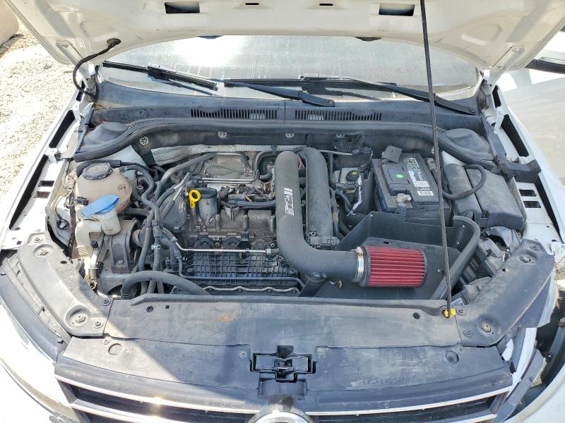 55723986 :رقم المزاد ، 3VWDB7AJ3JM260142 vin ، 2018 Volkswagen Jetta مزاد بيع