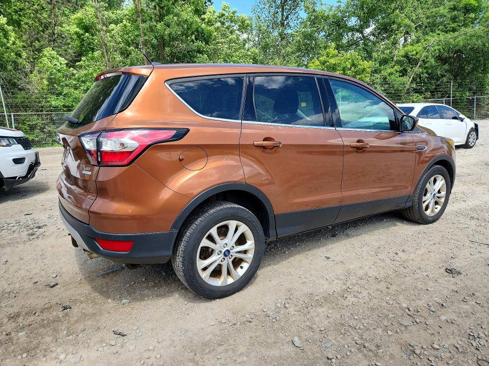 Продаж на аукціоні авто 2017 Ford Escape, vin: 1FMCU0GD2HUD73602, номер лоту: 56591846