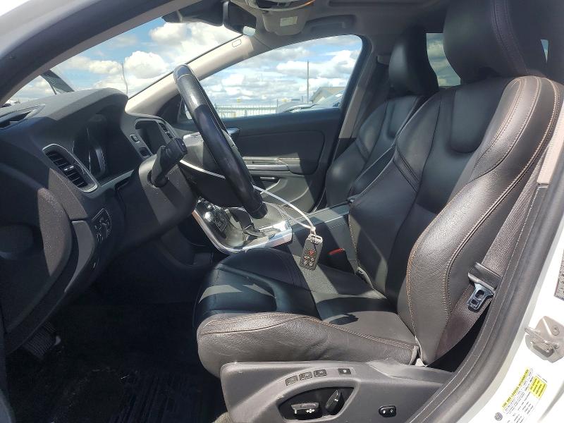 2015 Volvo V60 Cross Country მანქანა იყიდება აუქციონზე, vin: YV4612HK7F1001994, აუქციონის ნომერი: 53250986