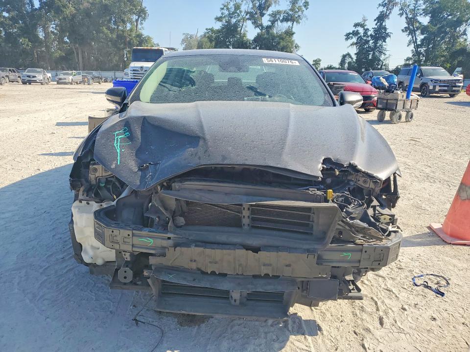 58110076 :رقم المزاد ، 3FA6P0PU5KR266329 vin ، 2019 Ford Fusion مزاد بيع
