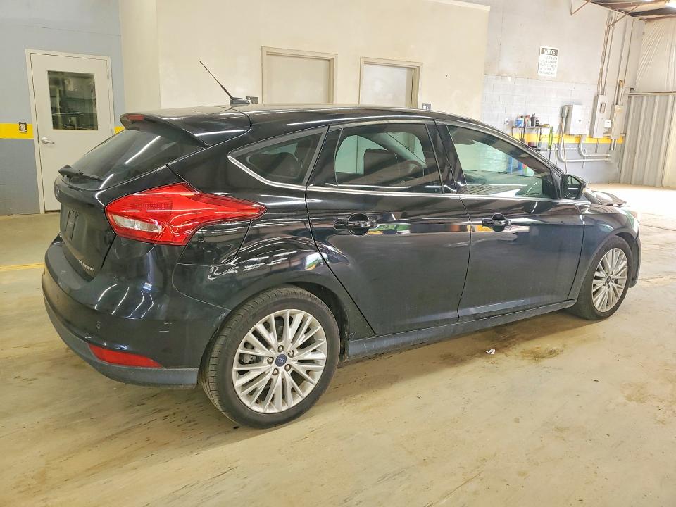 Продаж на аукціоні авто 2017 Ford Focus, vin: 1FADP3N2XHL233800, номер лоту: 58333926