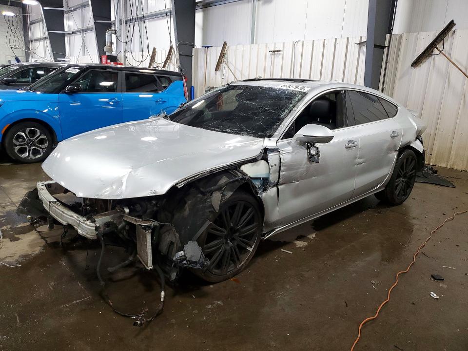 55927976 :رقم المزاد ، WAUWGAFC5FN002848 vin ، 2015 Audi A7 مزاد بيع
