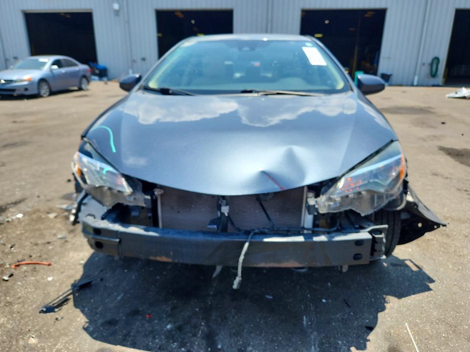 55781236 :رقم المزاد ، 2T1BURHE7JC991626 vin ، 2018 Toyota Corolla مزاد بيع