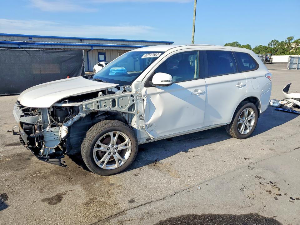 2014 Mitsubishi Outlander მანქანა იყიდება აუქციონზე, vin: JA4AZ3A38EZ016643, აუქციონის ნომერი: 57119586