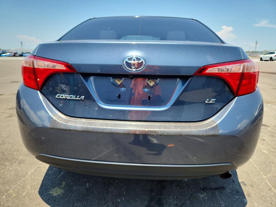 55781236 :رقم المزاد ، 2T1BURHE7JC991626 vin ، 2018 Toyota Corolla مزاد بيع