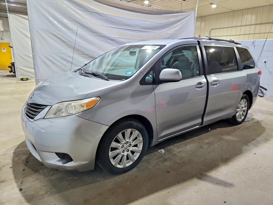 Продаж на аукціоні авто 2011 Toyota Sienna, vin: 5TDJK3DC4BS025326, номер лоту: 58432756