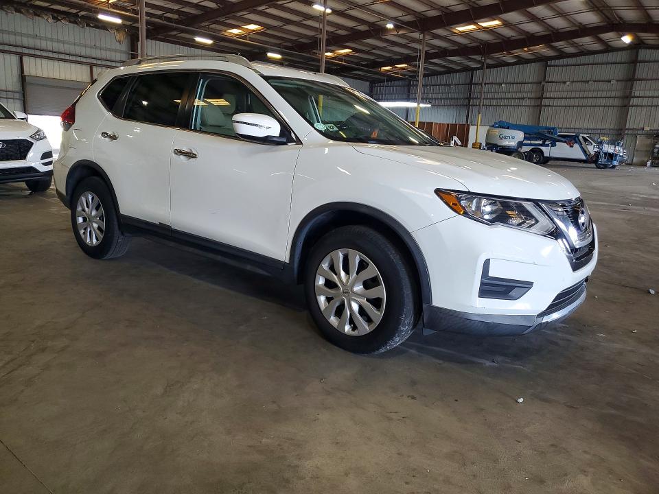 59014106 :رقم المزاد ، KNMAT2MV8HP570053 vin ، 2017 Nissan Rogue مزاد بيع
