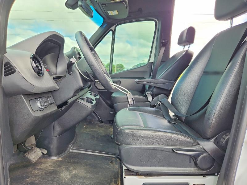 54293316 :رقم المزاد ، W1Y4DBHY6MT049487 vin ، 2021 Mercedes Benz Sprinter مزاد بيع