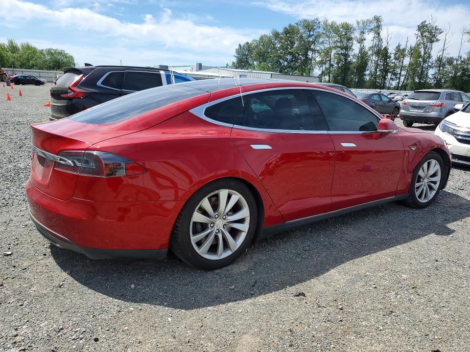 58595926 :رقم المزاد ، 5YJSA1V23FF099302 vin ، 2015 Tesla Model S مزاد بيع