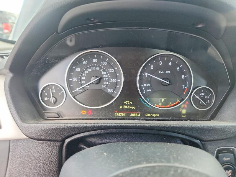 2015 Bmw 320 მანქანა იყიდება აუქციონზე, vin: WBA3C3G55FNT51132, აუქციონის ნომერი: 57937036