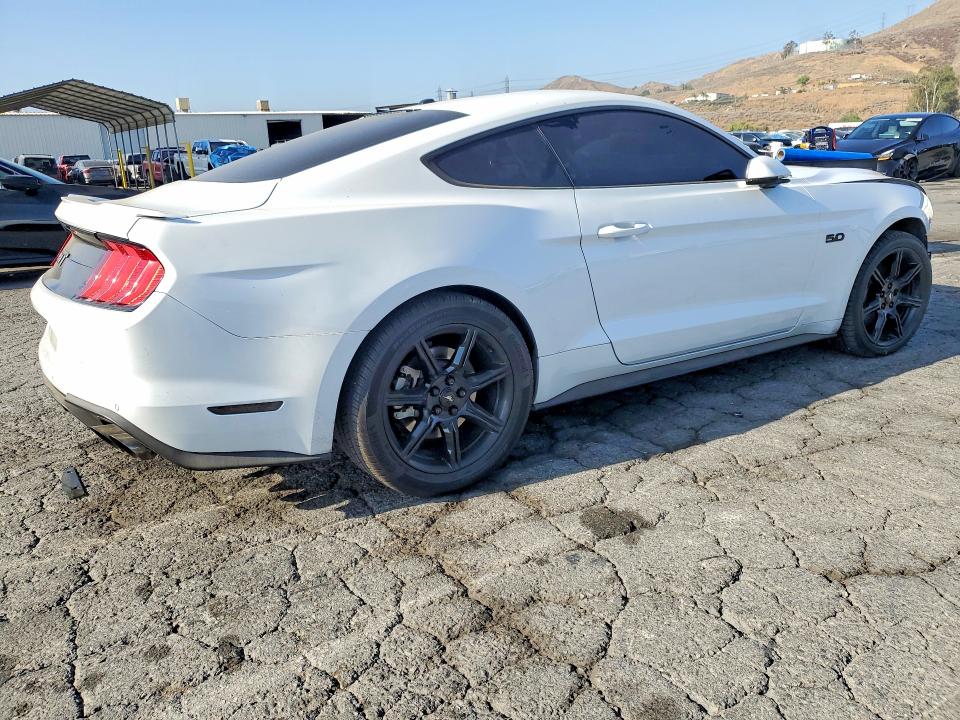 56739706 :رقم المزاد ، 1FA6P8CF5J5156615 vin ، 2018 Ford Mustang مزاد بيع