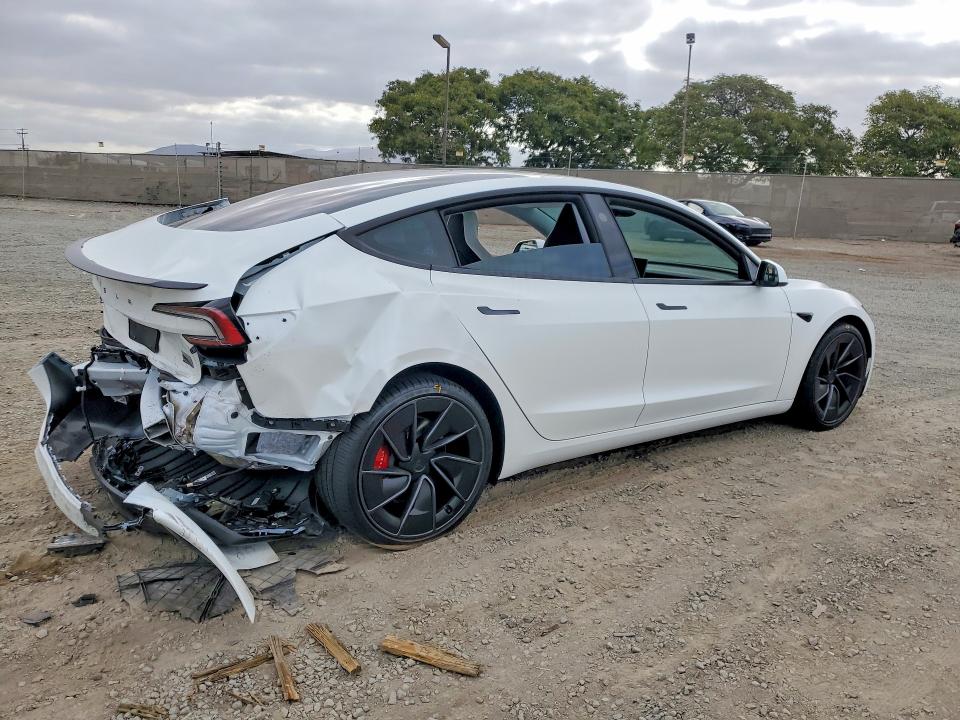 2026 Tesla Model 3 მანქანა იყიდება აუქციონზე, vin: 5YJ3E1ETXTF182657, აუქციონის ნომერი: 85634975