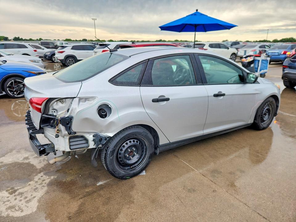 56581156 :رقم المزاد ، 1FADP3E28GL361743 vin ، 2016 Ford Focus مزاد بيع