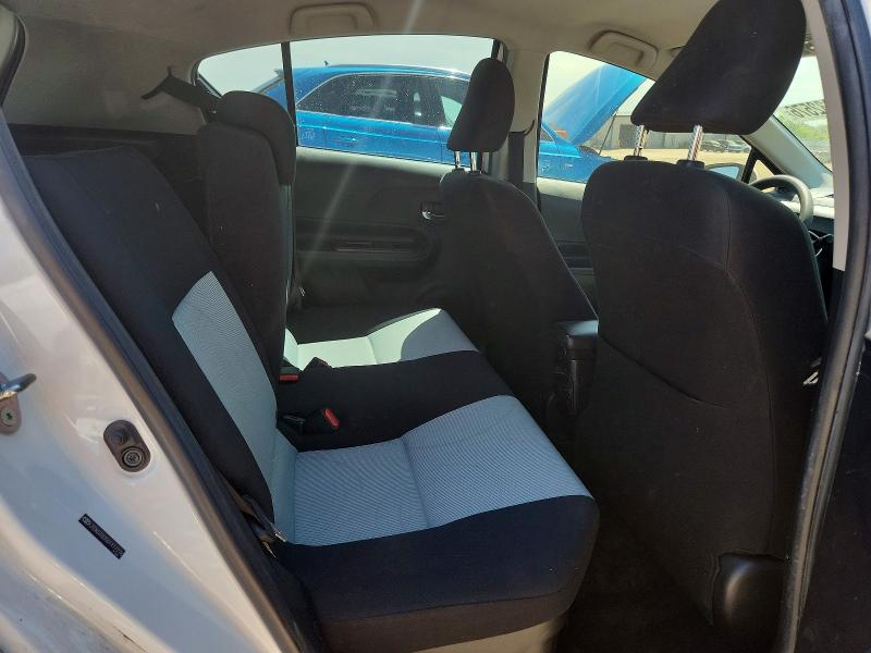55932576 :رقم المزاد ، JTDKDTB35G1117776 vin ، 2016 Toyota Prius C مزاد بيع