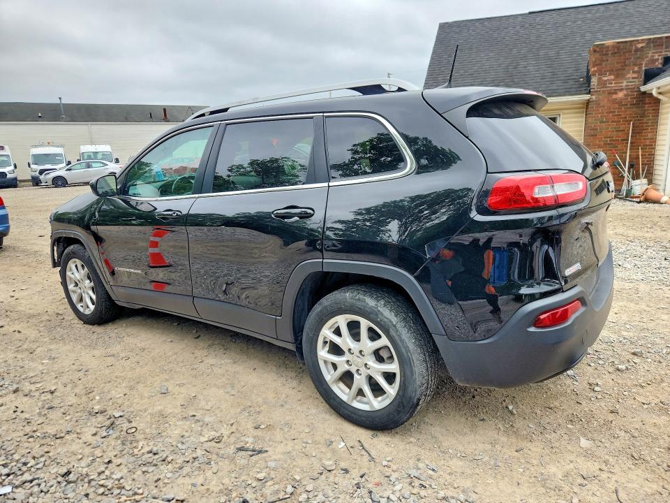 55611076 :رقم المزاد ، 1C4PJLCB9HD221627 vin ، 2017 Jeep Cherokee مزاد بيع