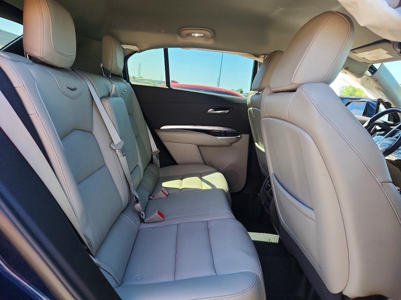 55602586 :رقم المزاد ، 1GYAZAR49NF137944 vin ، 2022 Cadillac Xt4 مزاد بيع