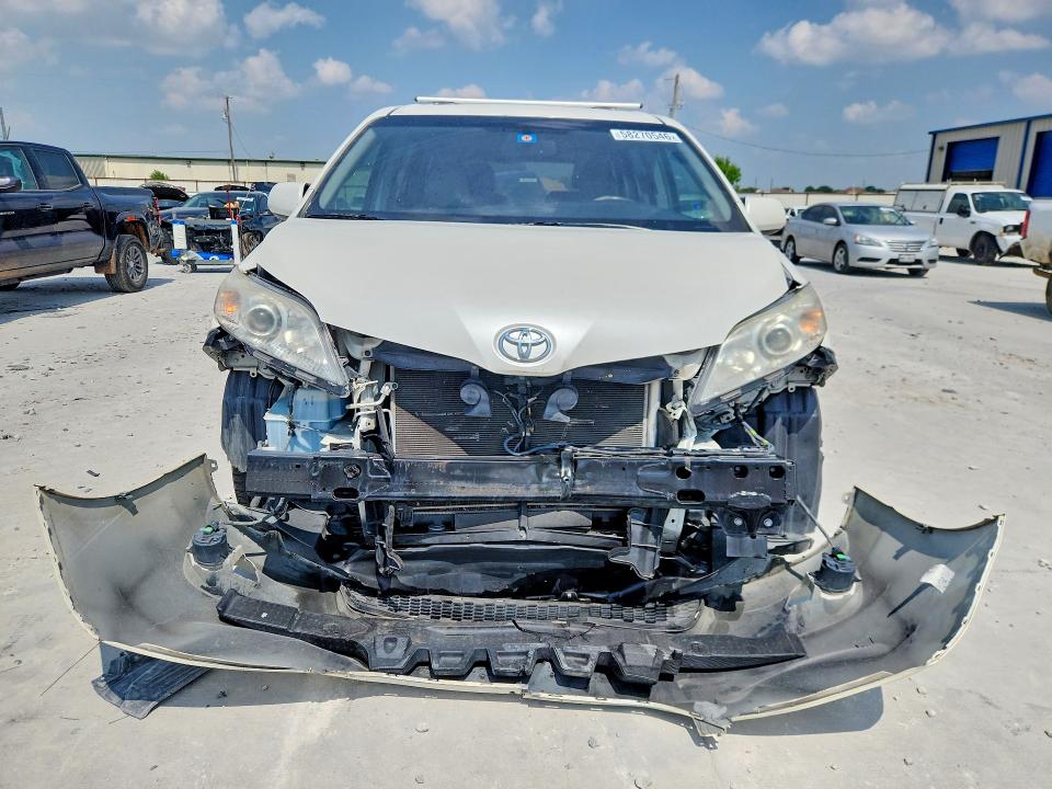 Продажа на аукционе авто 2017 Toyota Sienna, vin: 5TDYZ3DC1HS878768, номер лота: 58270546