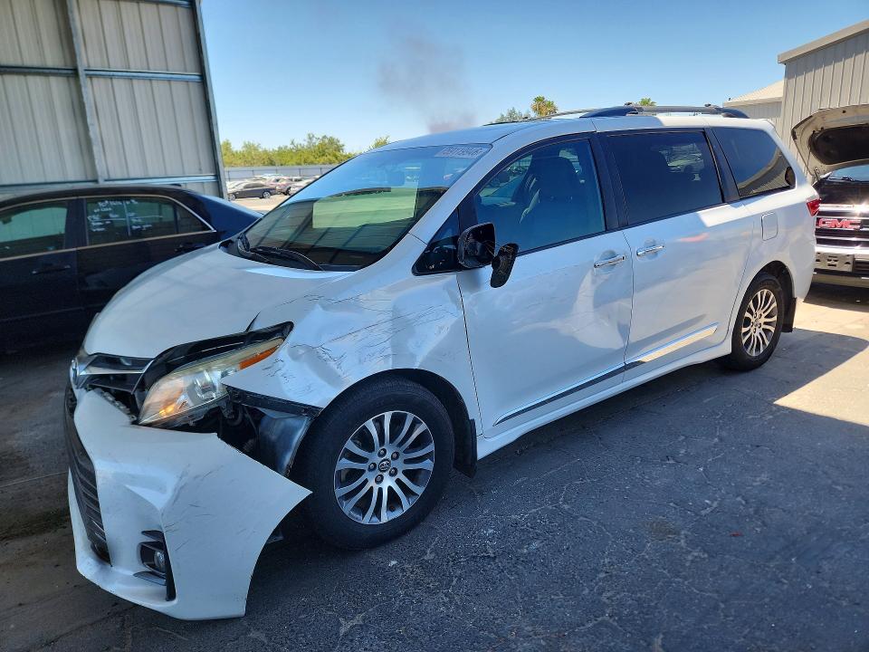 Продажа на аукционе авто 2018 Toyota Sienna, vin: 5TDYZ3DC0JS932776, номер лота: 59119946