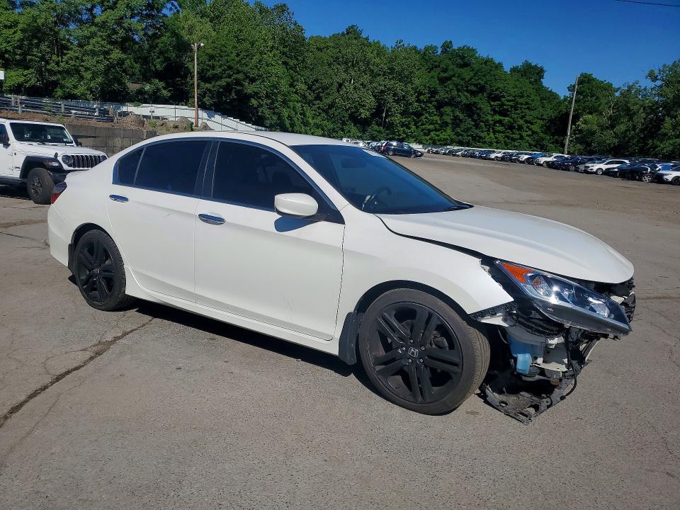 57113996 :رقم المزاد ، 1HGCR2F1XHA197958 vin ، 2017 Honda Accord مزاد بيع