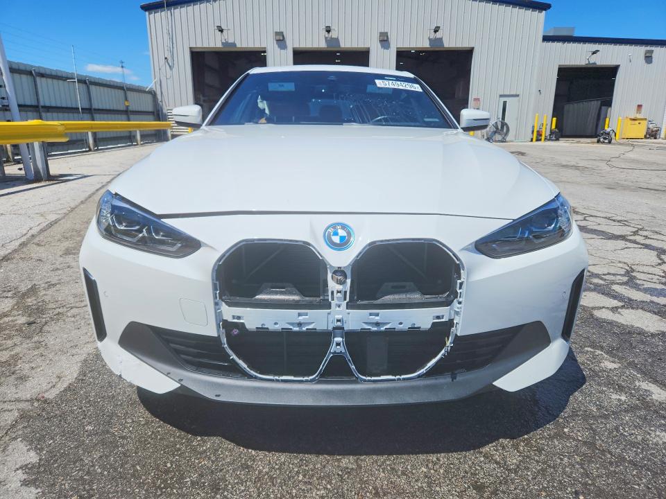 2024 Bmw I4 მანქანა იყიდება აუქციონზე, vin: WBY73AW02RFS64252, აუქციონის ნომერი: 57494296