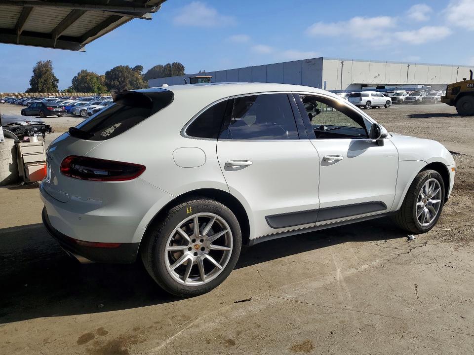 55912636 :رقم المزاد ، WP1AB2A51FLB58146 vin ، 2015 Porsche Macan مزاد بيع