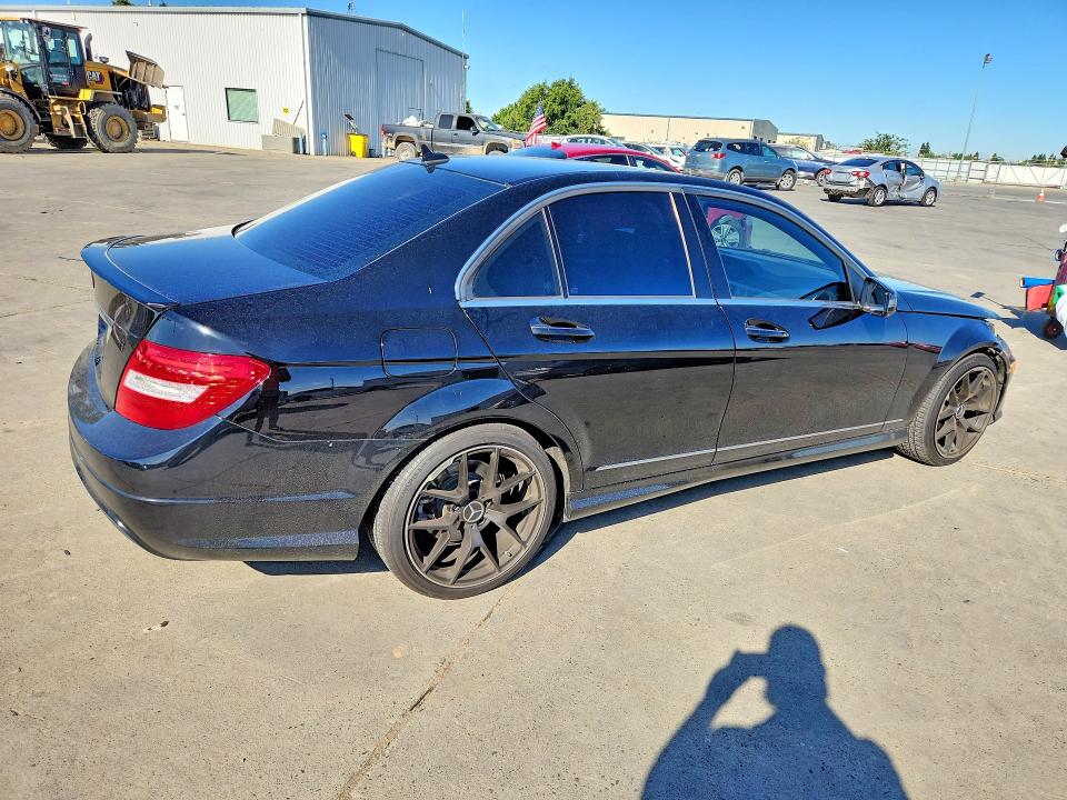 56471646 :رقم المزاد ، WDDGF4HBXEA902687 vin ، 2014 Mercedes-benz C مزاد بيع