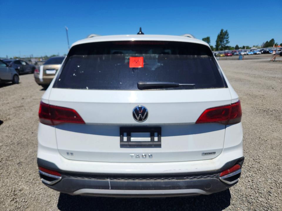 57166186 :رقم المزاد ، 3VVWX7B28NM043102 vin ، 2022 Volkswagen Taos مزاد بيع