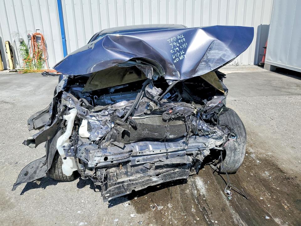 58436516 :رقم المزاد ، 1HGCR3F87GA002271 vin ، 2016 Honda Accord مزاد بيع