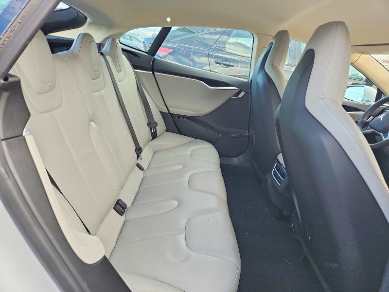 55563346 :رقم المزاد ، 5YJSA1H15EFP45747 vin ، 2014 Tesla Model S مزاد بيع