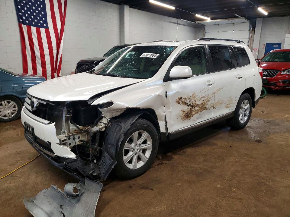 56831896 :رقم المزاد ، 5TDBK3EH5CS141134 vin ، 2012 Toyota Highlander مزاد بيع