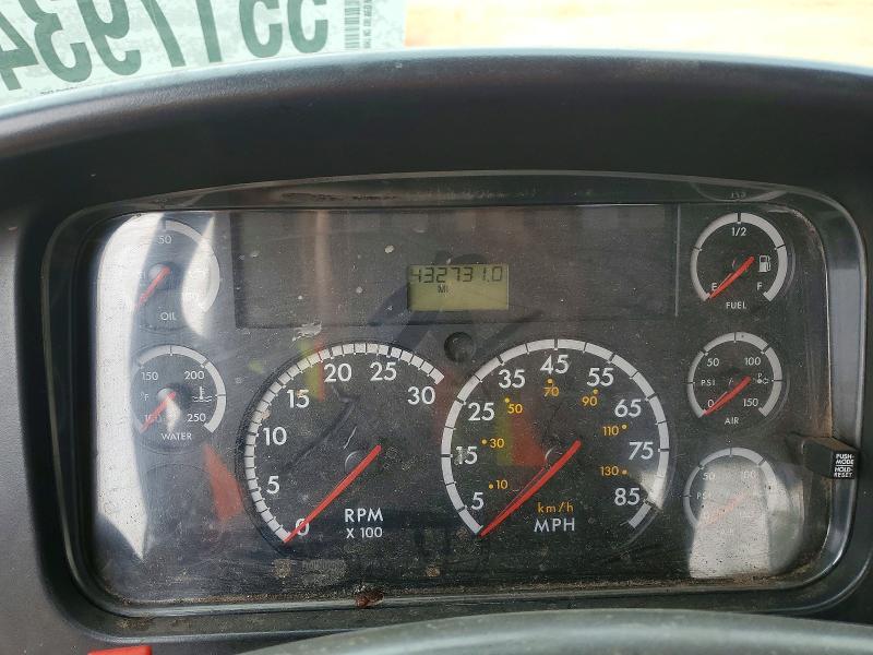 2004 Freightliner M2 მანქანა იყიდება აუქციონზე, vin: 1FVACXCS54DN25415, აუქციონის ნომერი: 55179346