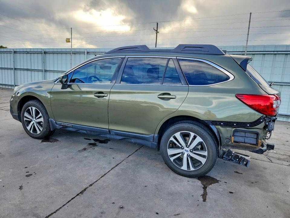 55806096 :رقم المزاد ، 4S4BSANC0J3315517 vin ، 2018 Subaru Outback مزاد بيع